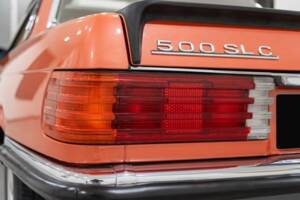 Image 29/89 of Mercedes-Benz 500 SLC (1980)