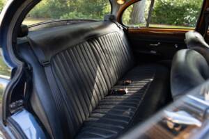 Image 24/50 de Jaguar Mk II 3.8 (1966)