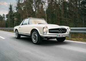 Image 3/6 de Mercedes-Benz 280 SL (1968)