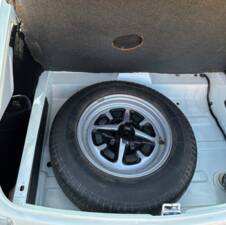 Bild 13/20 von MG MGB GT (1972)