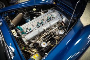 Image 13/14 of Aston Martin DB 4 Convertible (1963)