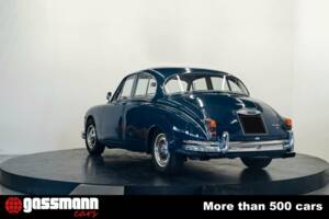 Image 6/15 of Daimler V8-250 (1969)