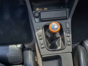 Immagine 41/50 di BMW 320i (1989)