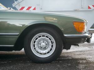 Afbeelding 19/41 van Mercedes-Benz 280 SLC (1977)