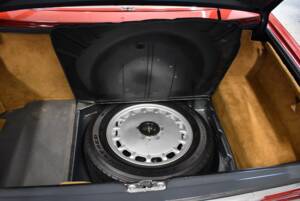Image 63/94 of Mercedes-Benz 560 SL (1988)