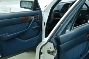 Bild 41/50 von Mercedes-Benz 280 S (1981)