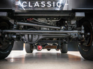 Bild 32/36 von Land Rover Defender 90 Works V8 &quot;70th Edition&quot; (2015)