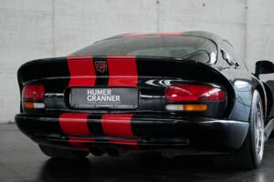 Image 43/50 of Dodge Viper GTS (2005)