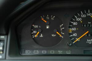 Obraz 43/49 pojazdu Mercedes-Benz 320 E (1993)