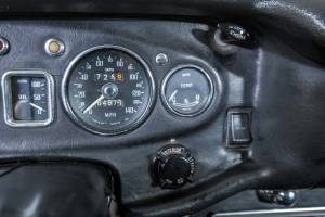 Image 29/50 of MG MGC GT (1969)