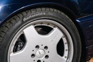 Image 38/50 of Mercedes-Benz SL 600 (2000)