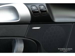 Bild 20/28 von Porsche 911 Carrera 4S (2004)