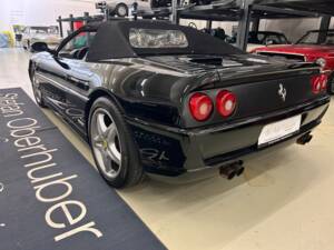 Bild 24/33 von Ferrari F 355 Spider (1997)