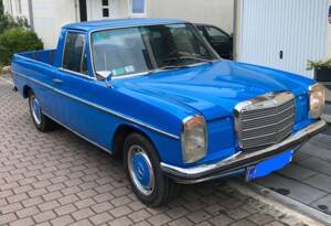 Image 3/33 of Mercedes-Benz 220 D (1972)