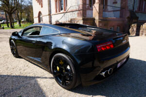 Image 6/15 of Lamborghini Gallardo LP 560-4 Spyder (2012)