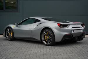 Image 2/50 de Ferrari 488 GTB (2019)