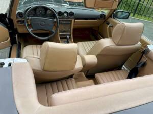 Bild 19/36 von Mercedes-Benz 560 SL (1986)