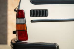 Immagine 21/43 di Volvo 240 GLE Injection (1989)