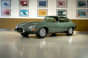 Image 17/50 of Jaguar E-Type 4.2 (1966)