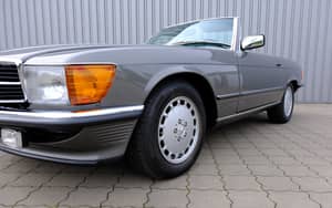 Image 39/96 of Mercedes-Benz 560 SL (1987)