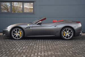 Image 6/50 of Ferrari California (2009)