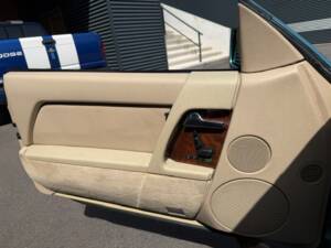 Image 9/17 of Mercedes-Benz 300 SL-24 (1992)