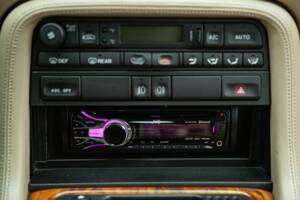 Bild 47/50 von Jaguar XK8 4.0 (2006)