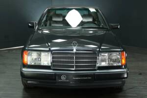 Imagen 9/30 de Mercedes-Benz 300 CE-24 (1993)