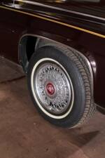 Image 20/58 of Cadillac Brougham Elegance (1988)