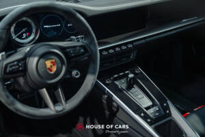 Image 35/50 of Porsche 911 Carrera 4S &quot;Belgian Legend Edition&quot; (2020)
