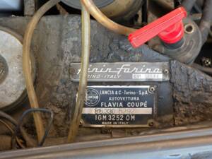 Image 31/38 of Lancia Flavia 1.8 (Pininfarina) (1963)