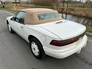Image 2/5 of Buick Reatta (1991)