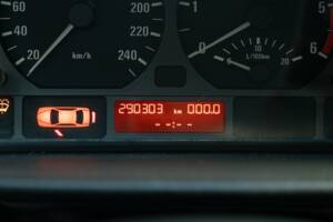 Image 27/41 of BMW 318i (2004)