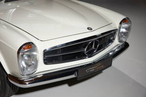 Image 15/55 of Mercedes-Benz 230 SL (1965)
