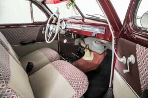 Image 12/50 of Volvo PV 444 (1953)