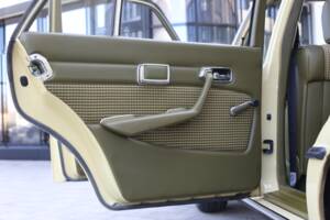 Bild 41/76 von Mercedes-Benz 280 SE (1977)