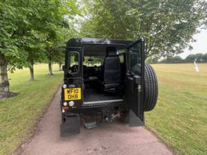 Image 14/25 of Land Rover Defender 90 TD4 (2010)