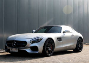 Image 28/56 of Mercedes-AMG GT-S (2017)