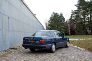 Bild 12/25 von Mercedes-Benz 300 E-24 (1991)