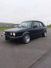Image 3/4 de Volkswagen Golf Mk I Convertible 1.8 (1989)