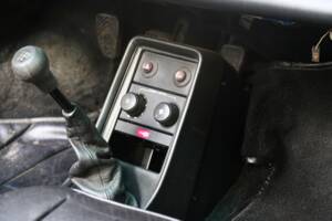 Image 31/47 of Porsche 911 Carrera 3.2 (1989)