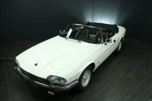 Image 34/50 de Jaguar XJS 5.3 V12 (1992)