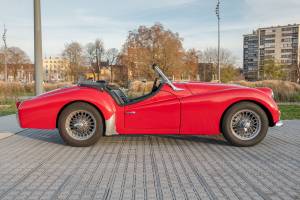 Image 2/5 of Triumph TR 3A (1957)