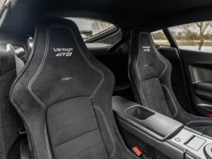 Image 26/65 de Aston Martin Vantage GT8 (2017)
