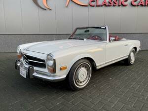 Immagine 2/36 di Mercedes-Benz 280 SL (1970)