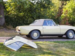 Image 6/8 of Mercedes-Benz 230 SL (1964)