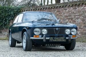 Image 37/50 of Alfa Romeo Giulia GT 1300 Junior (1971)