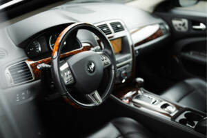 Image 15/33 of Jaguar XKR (2008)