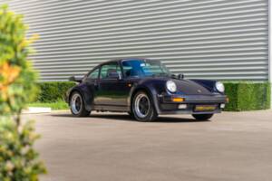 Imagen 27/33 de Porsche 911 Turbo 3.3 (1988)