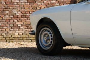 Image 36/50 of Alfa Romeo Giulia 1600 GTC (1966)
